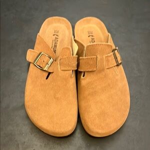 Adamumu Leather Mules Size 39